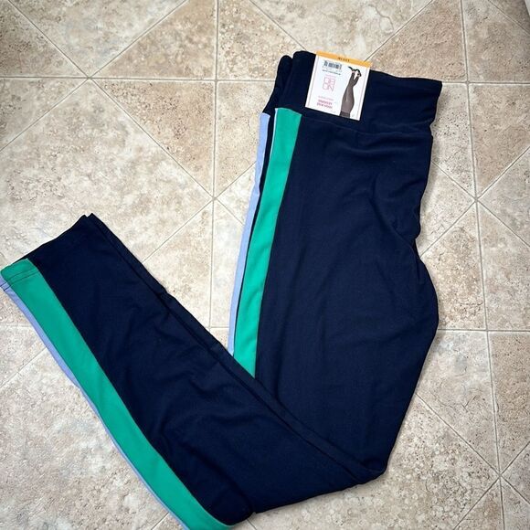 Girls Large Shorts Bundle - Picture 4 of 4